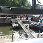 Nando\'S B&B Utrecht City Centre